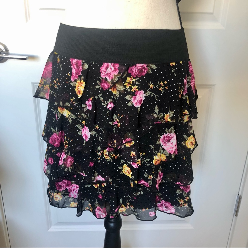 Short Ruffled Floral Skirt